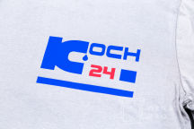 Белые футболки с логотипом «KOCH 24»
